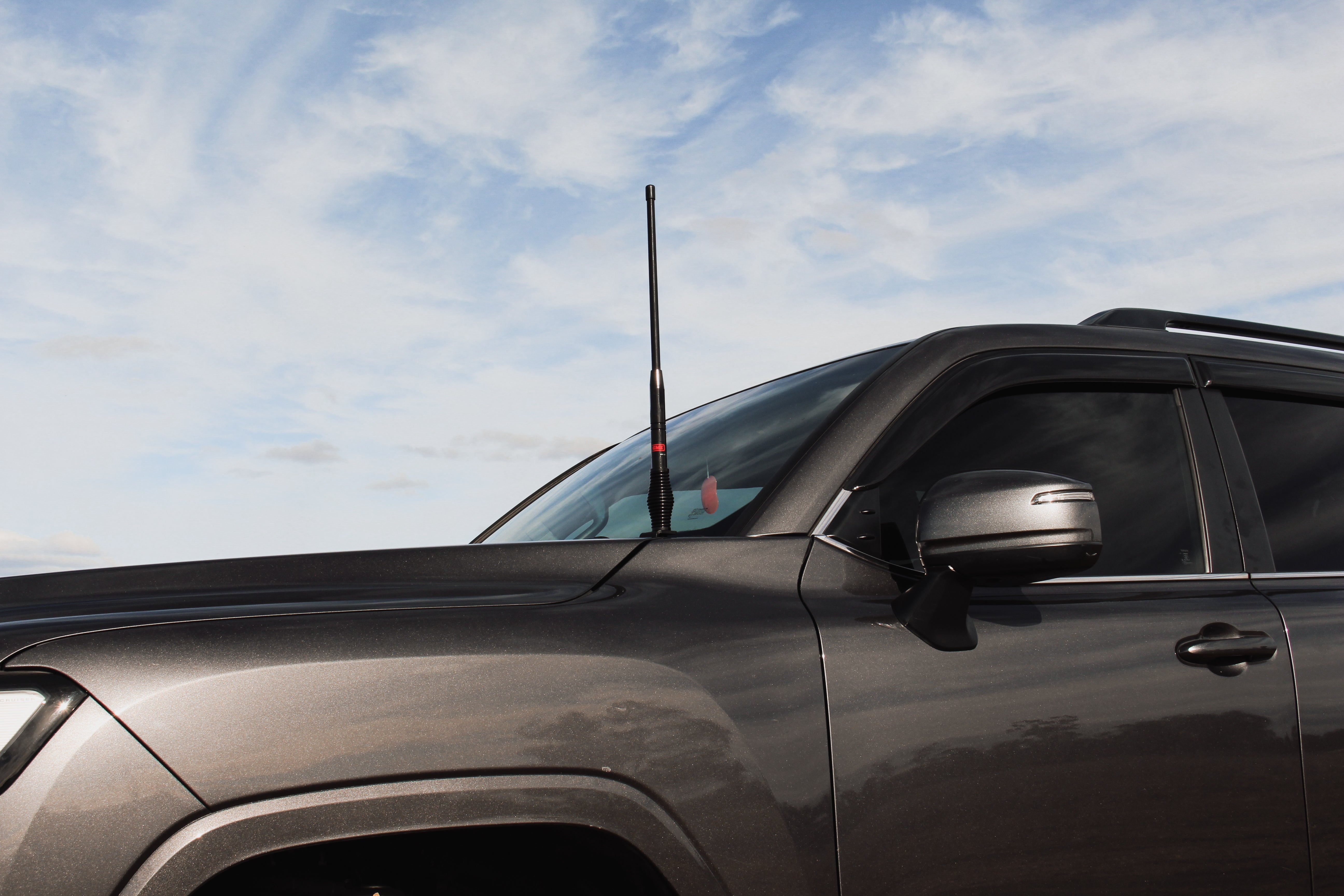 Bonnet Aerial Mount - LandCruiser 300 Series
