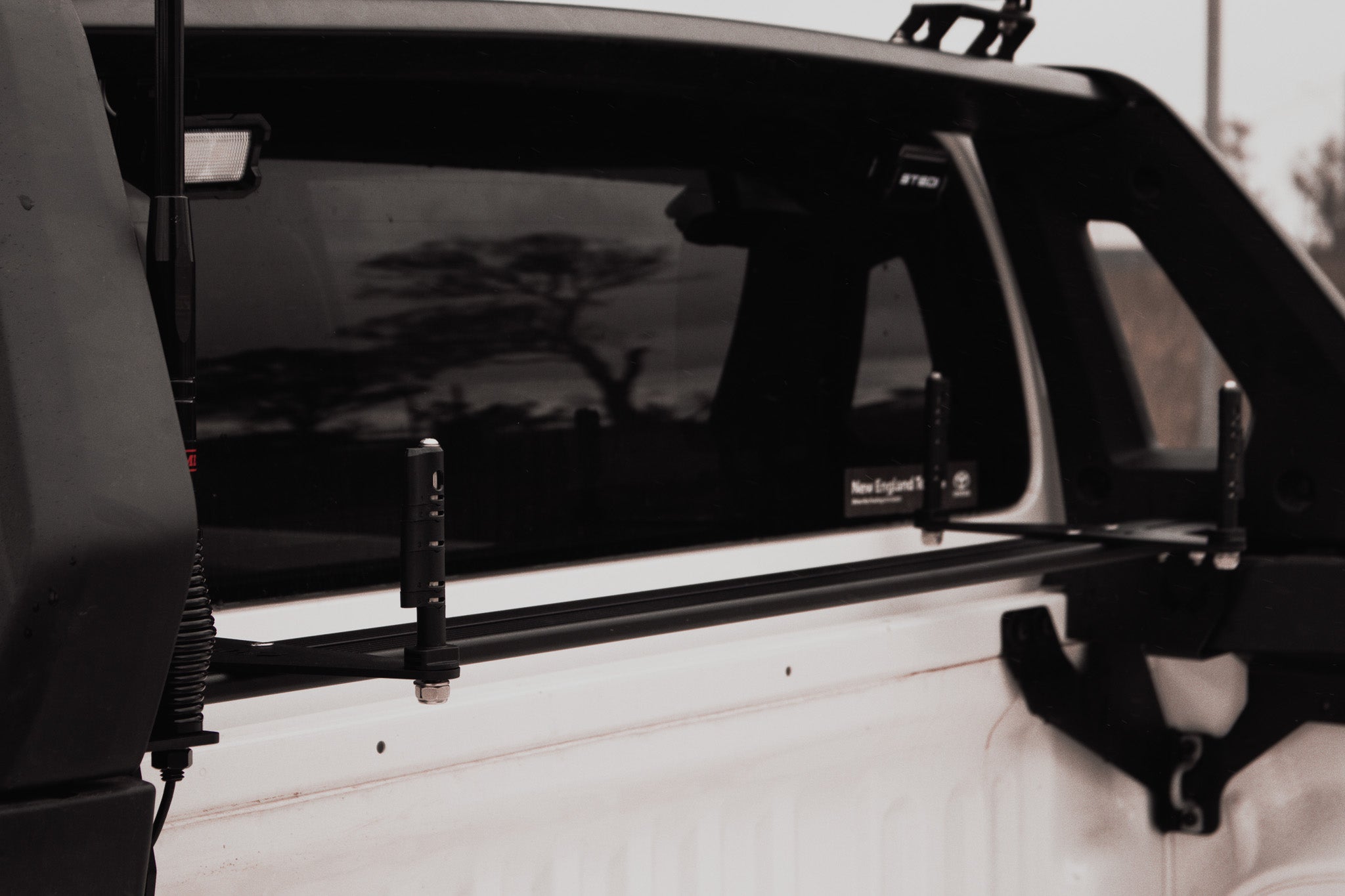 Cross Bar - N90 Hilux SR5