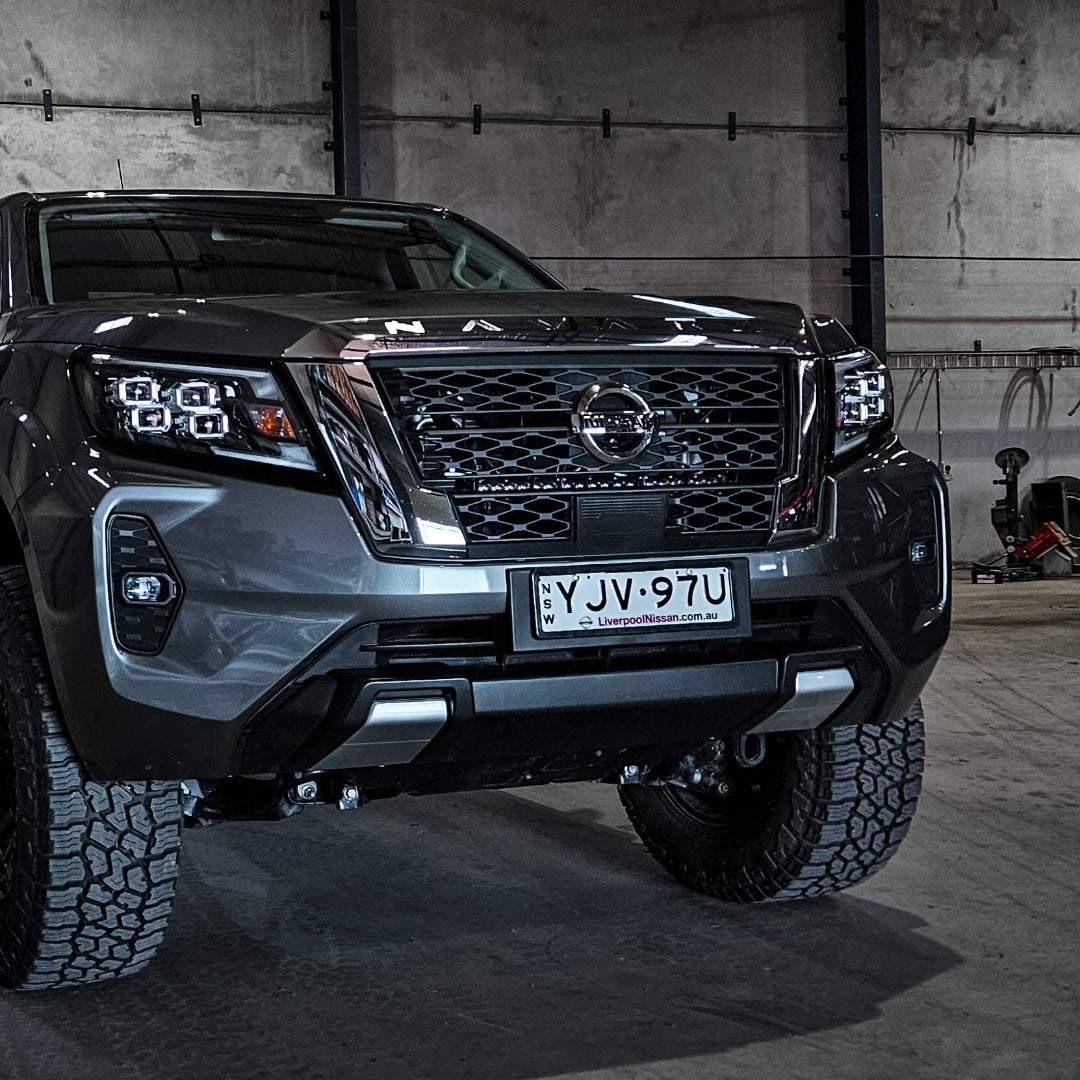 Nissan Navara Behind-Grille Light Bar