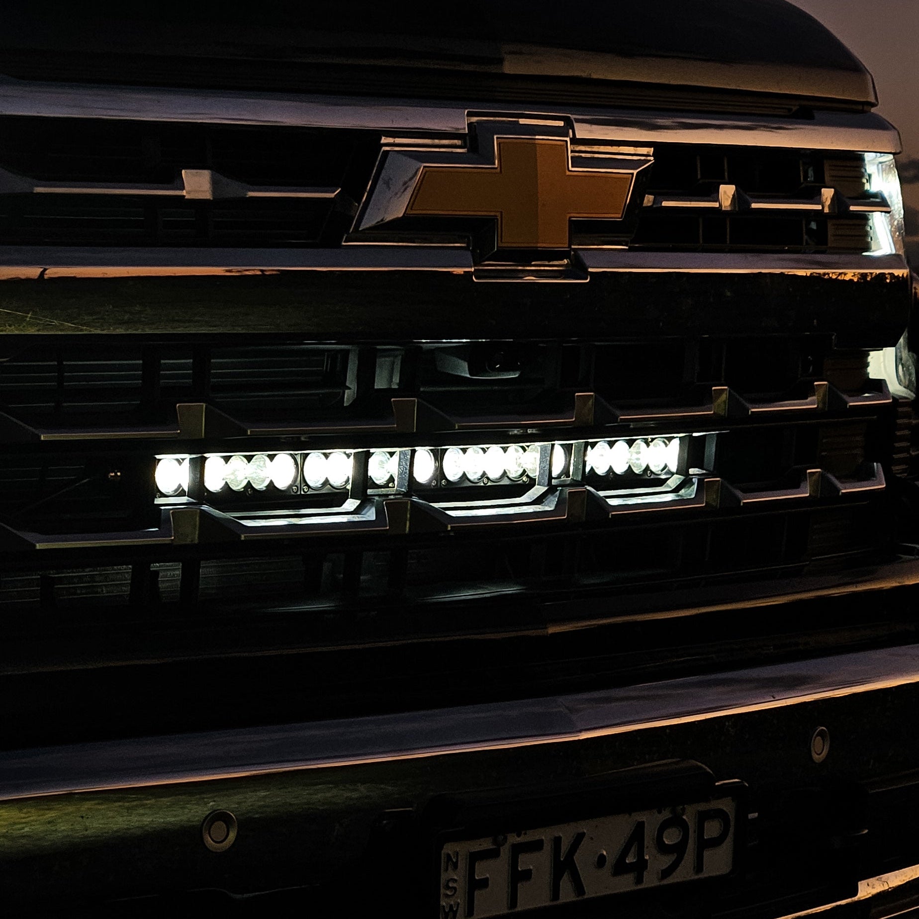 Behind-Grille Light Bar Silverado 1500 2022+