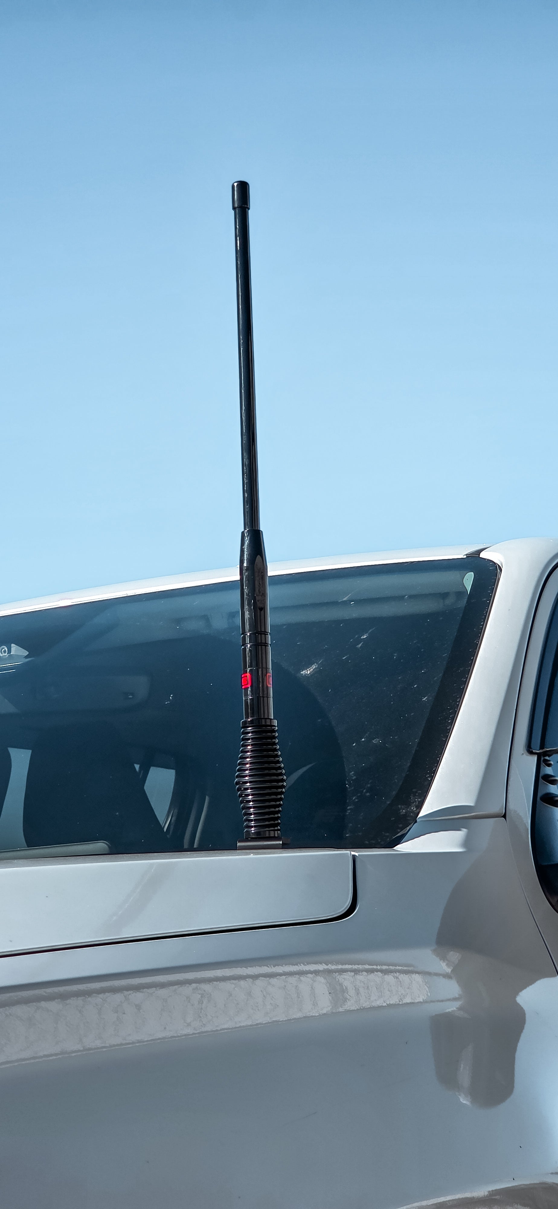 Bonnet Aerial Mount - Hilux N90