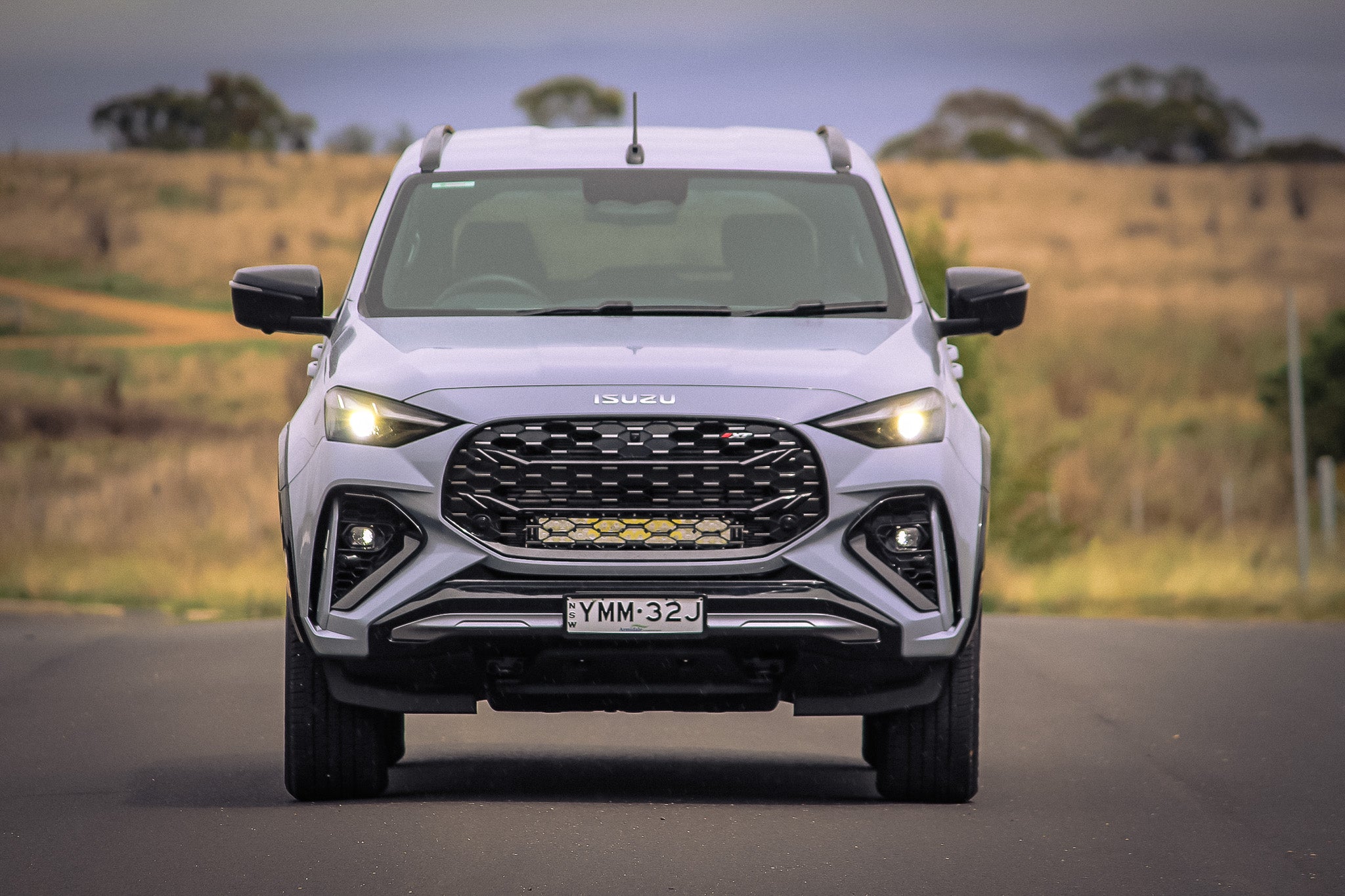 Isuzu MU-X Behind-Grille Light Bar