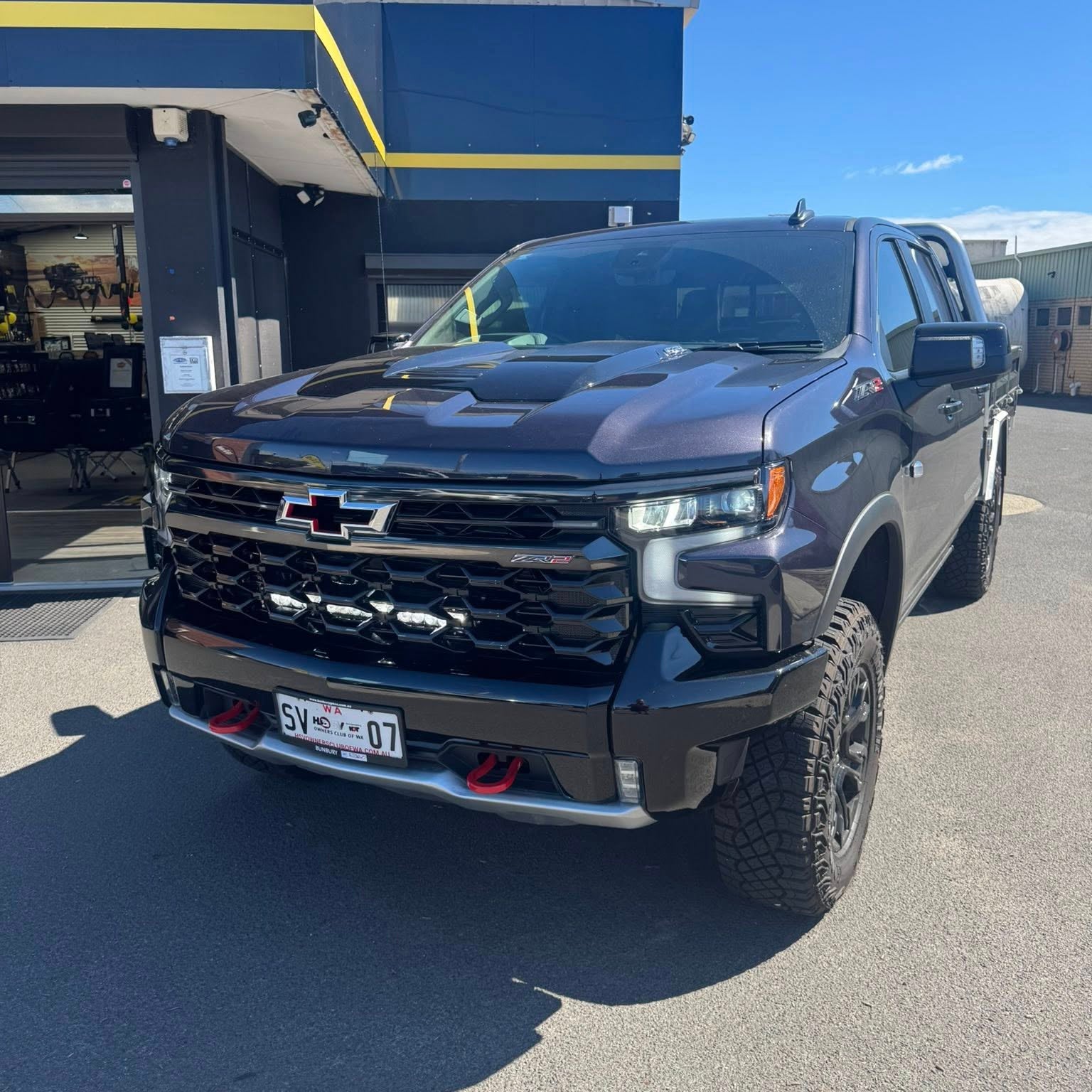 Behind-Grille Light Bar Silverado 1500 2022+