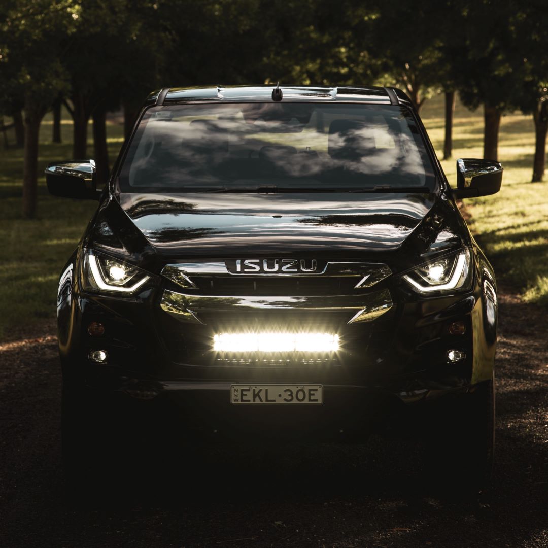 Isuzu D-Max Behind-Grille Light Bar